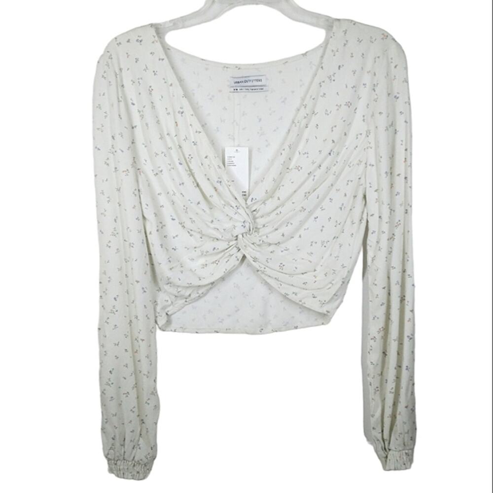 NWT Urban Outfitters Dainty Ditzy Floral Long Sleeve Crop Top size Medium